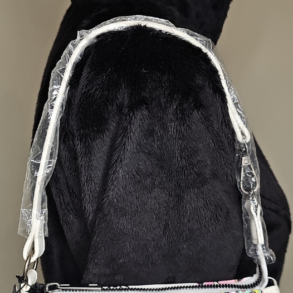 NWT Ed Hardy Tattoo-Styled White Mini Shoulder Bag Skulls, Roses, Hearts - Picture 4 of 11